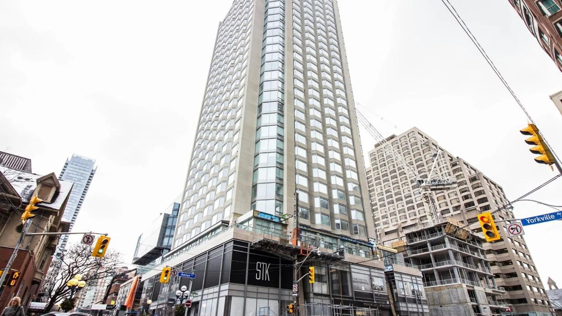 Apartment Elegant 2Br & 2Ba Retreat In Prime Yorkville, Downtown Toronto