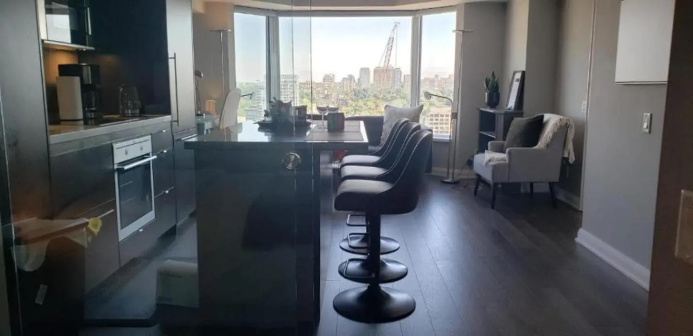 Apartment Elegant 2Br & 2Ba Retreat In Prime Yorkville, Downtown Toronto