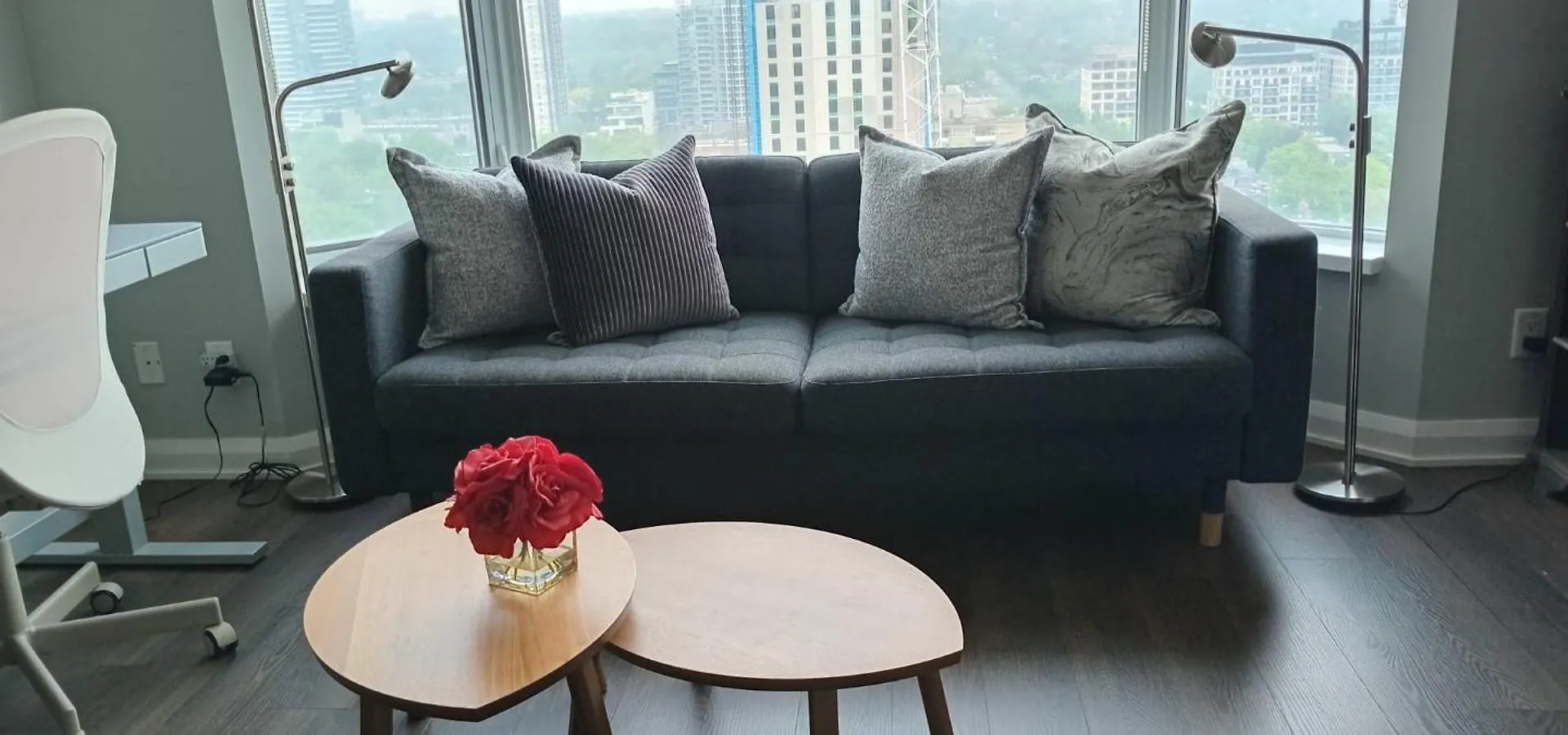 Apartment Elegant 2Br & 2Ba Retreat In Prime Yorkville, Downtown Toronto Canada