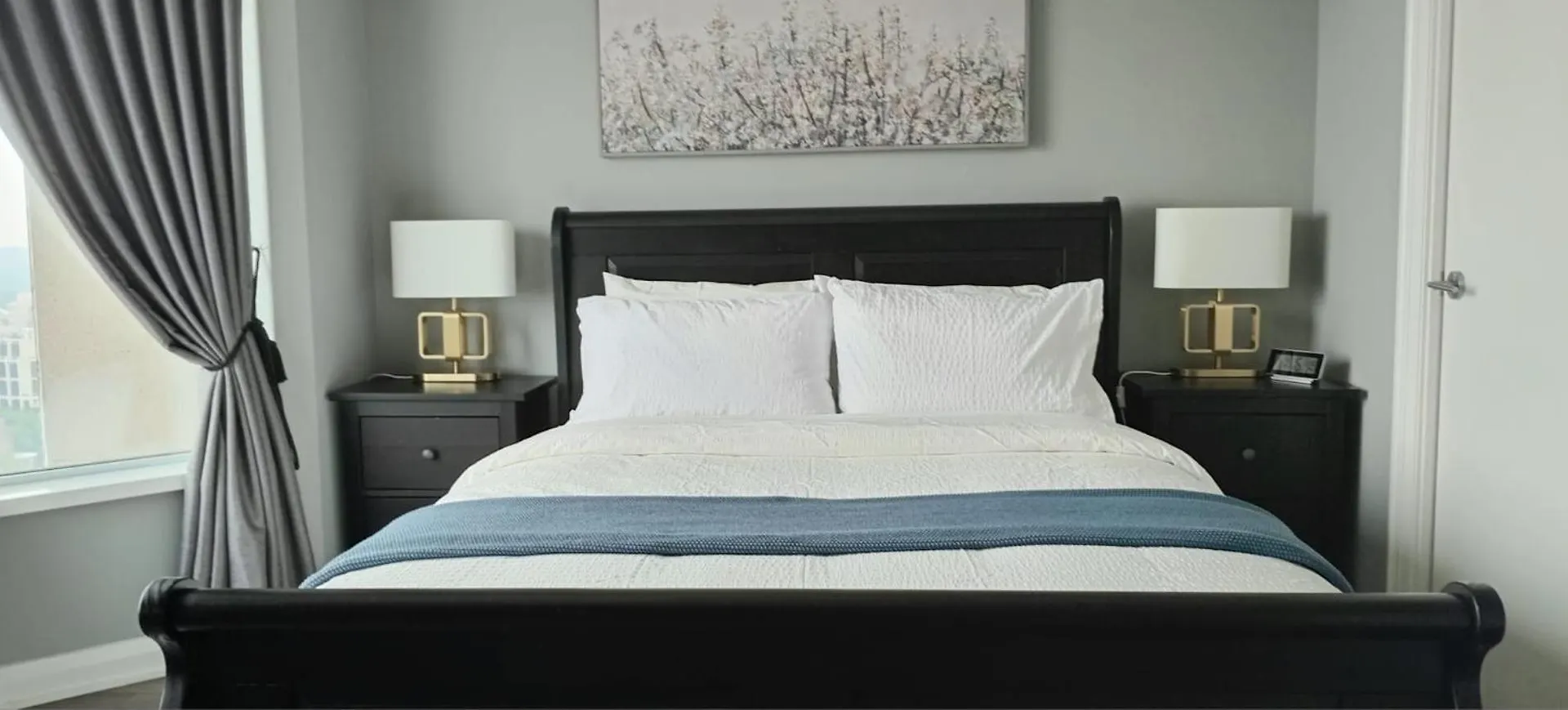 Apartment Elegant 2Br & 2Ba Retreat In Prime Yorkville, Downtown Toronto