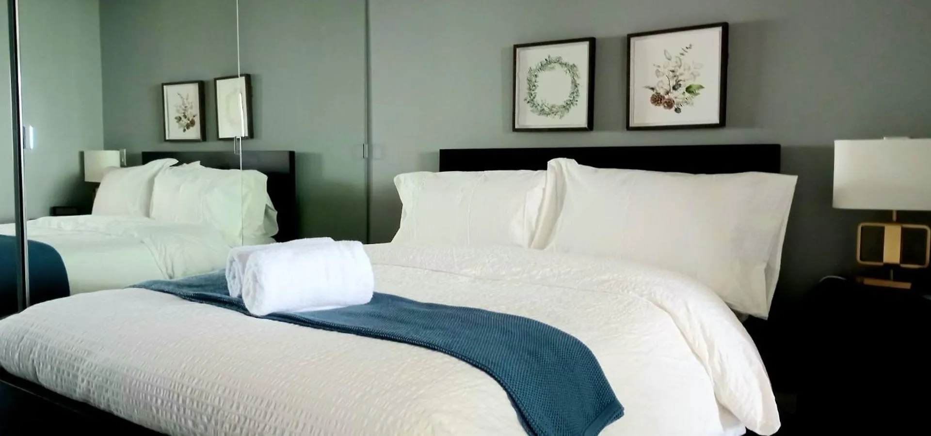 Apartment Elegant 2Br & 2Ba Retreat In Prime Yorkville, Downtown Toronto